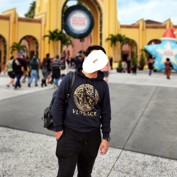 Authentic Versace Medusa Hoodie - Picture 4 of 6